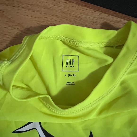 GAP Rashguard - Picture 3 of 3
